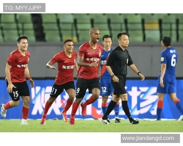 深圳羽毛球队以76分领跑世锦赛积分榜展现强劲实力