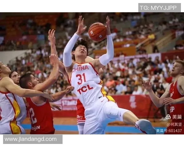 洲际杯回顾重庆篮球队个人能力的精彩展现与不足分析